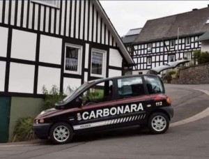 Carabinieri a pranzo in trattoria